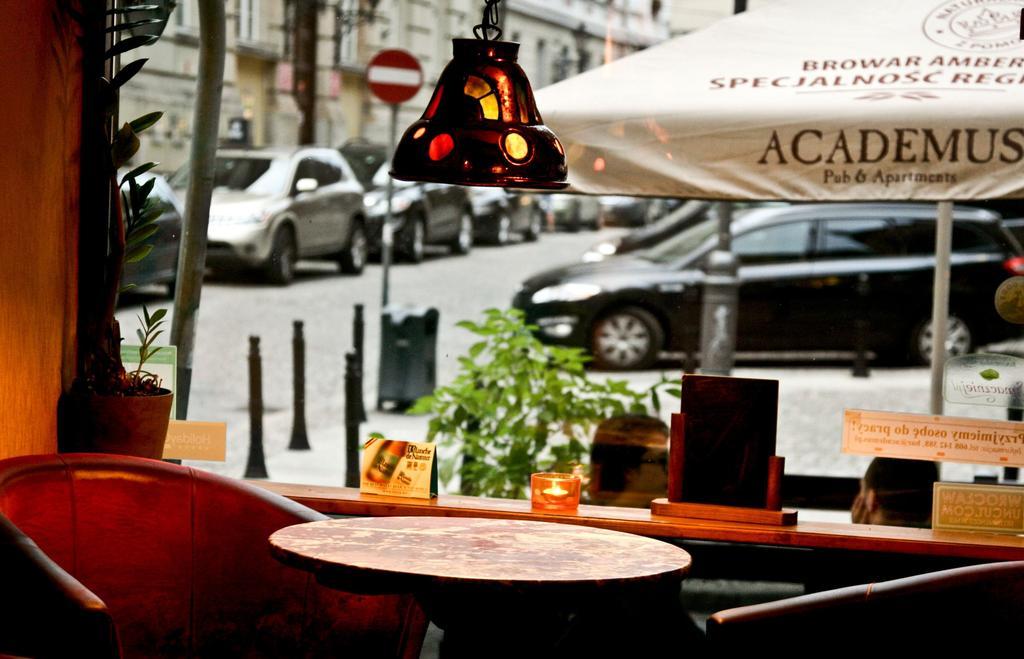 Academus Pub & Guest House Wroclaw Exterior photo